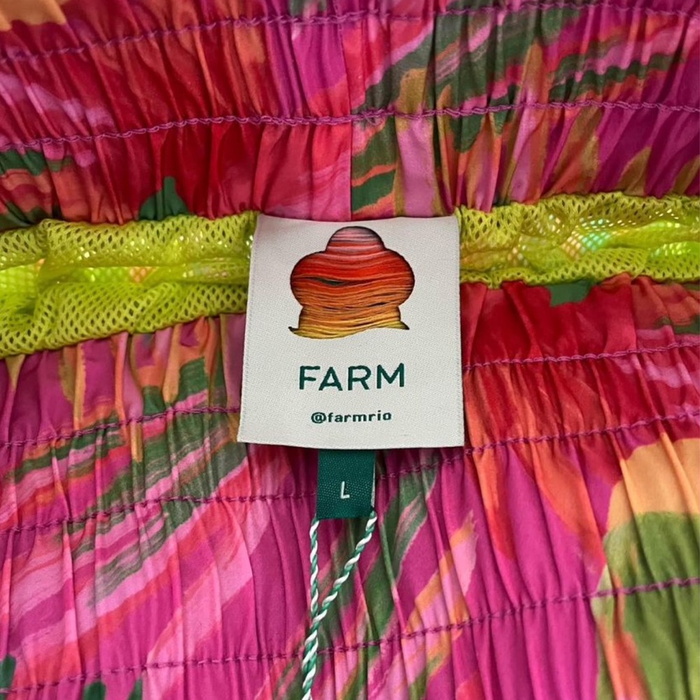 NWT Farm Rio shorts large - Picture 2 of 3